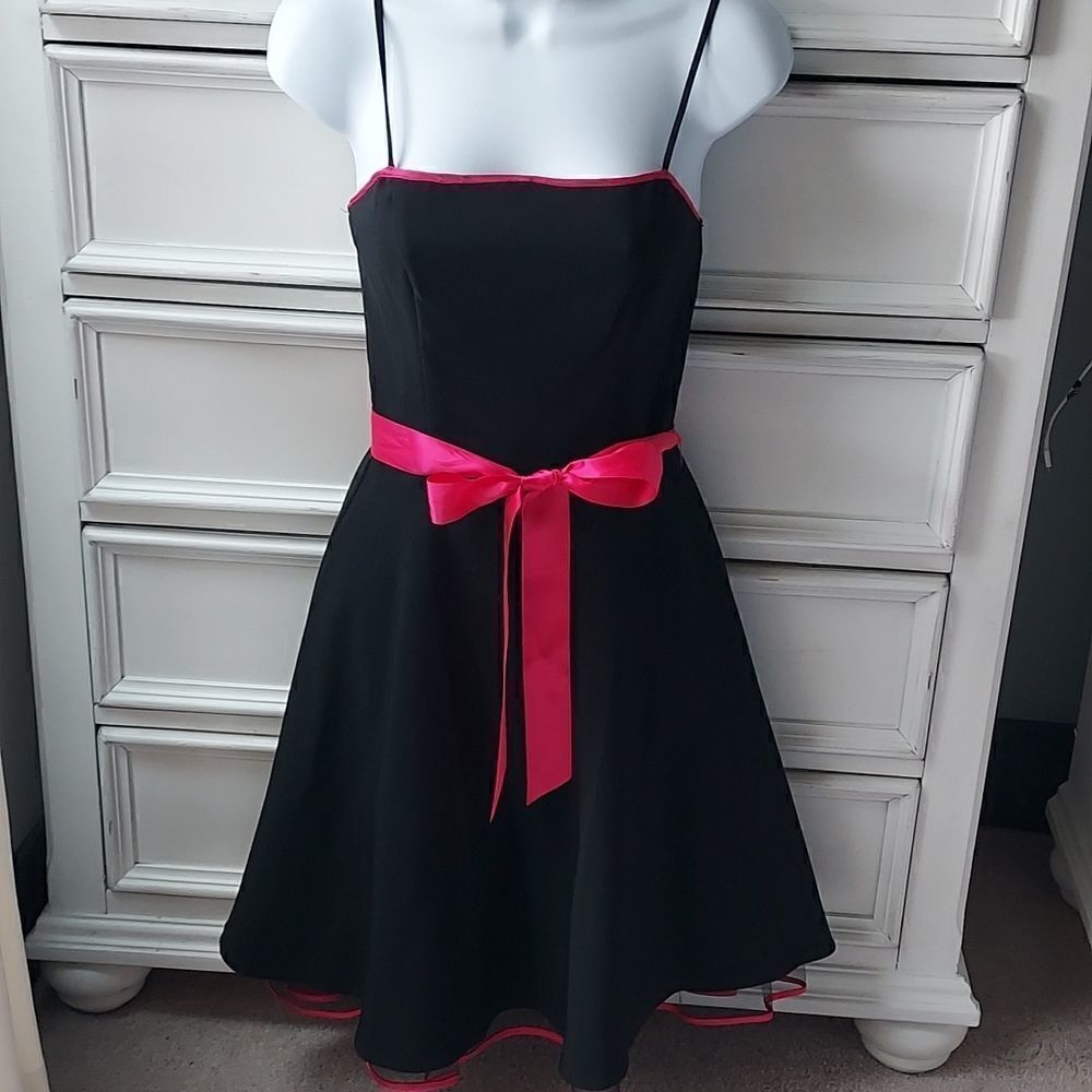BLACK HOT PINK SPAGHETTI STRAP MIDI PROM DRESS